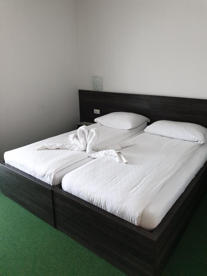Hotel Lohovo Bihac Exterior photo